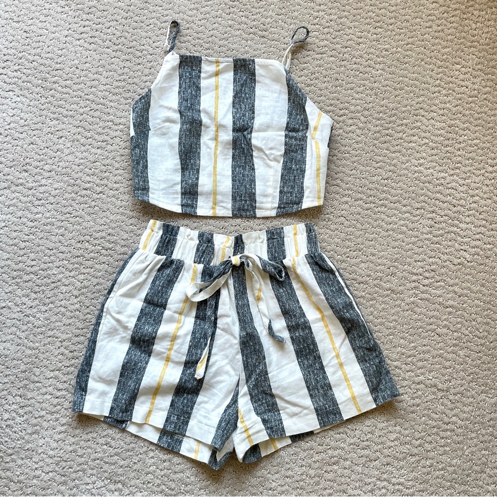 Gypsies and Moondust Two 2 Piece Crop Top Set Shorts Outfit Size Small